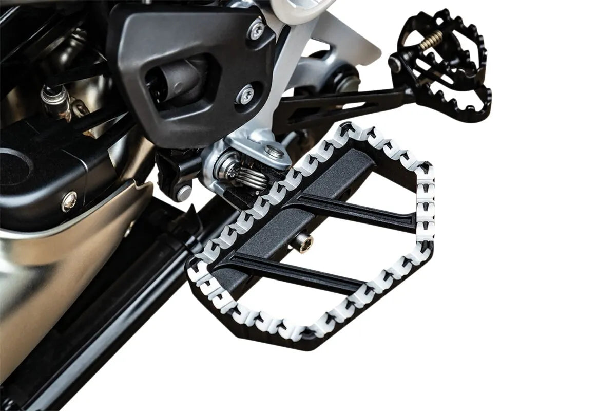 Kuryakyn Splined Adapter Mounts - Foot Peg Adapters