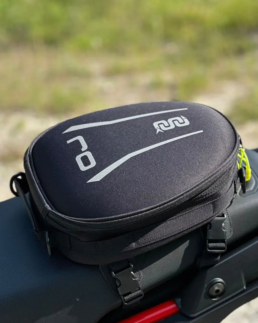 OJ Atmosfere Metropolitane Boost Seat Bag 6L Black