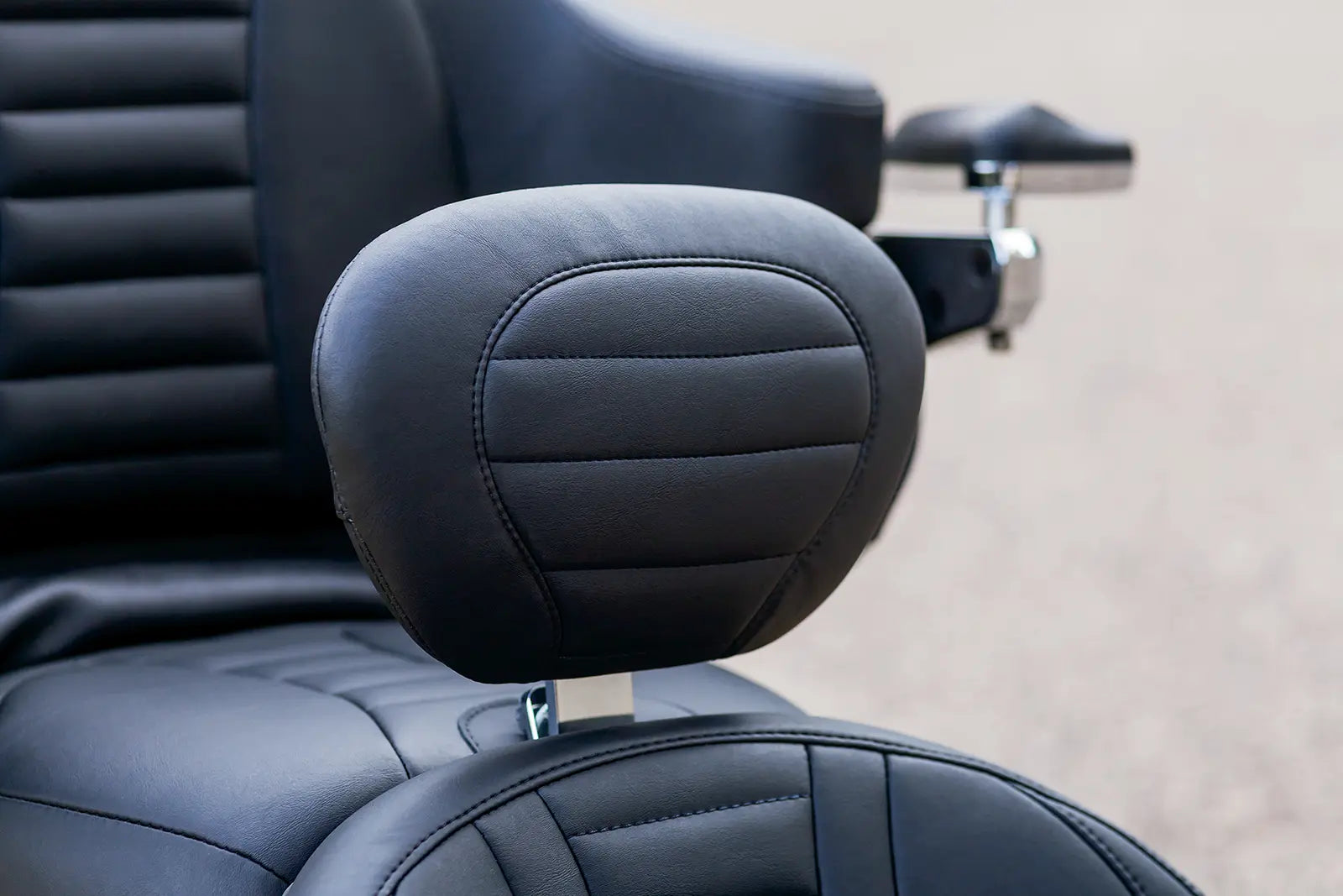 Mustang Removable Driver Backrest - Black Vinyl