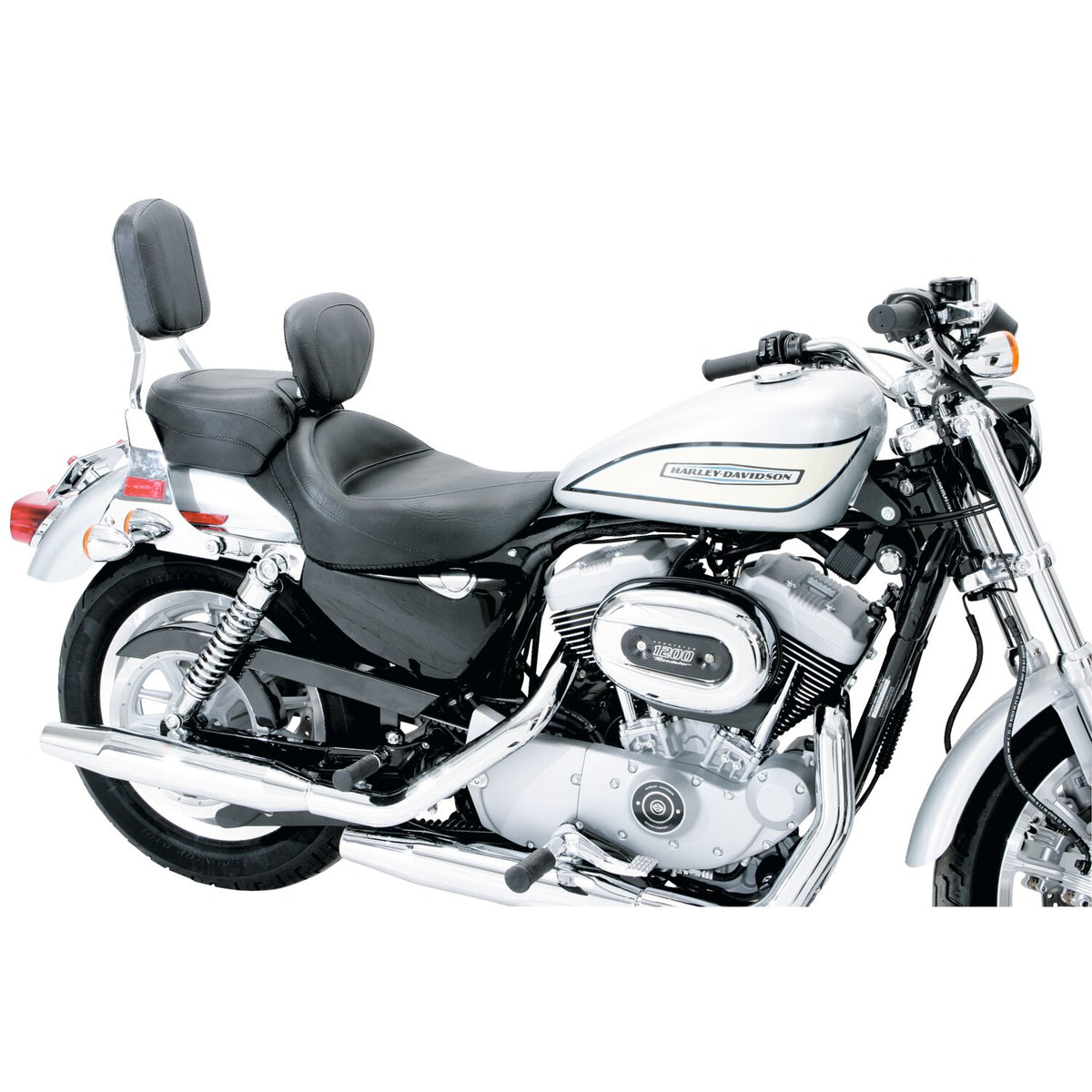 Mustang Wide Touring solo seat - With rider backrest