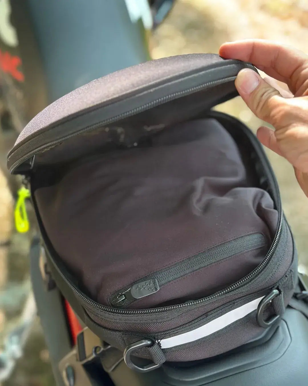 OJ Atmosfere Metropolitane Boost Seat Bag 6L Black