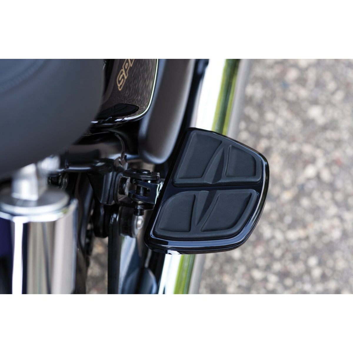Kuryakyn Footpeg adapter splined chrome