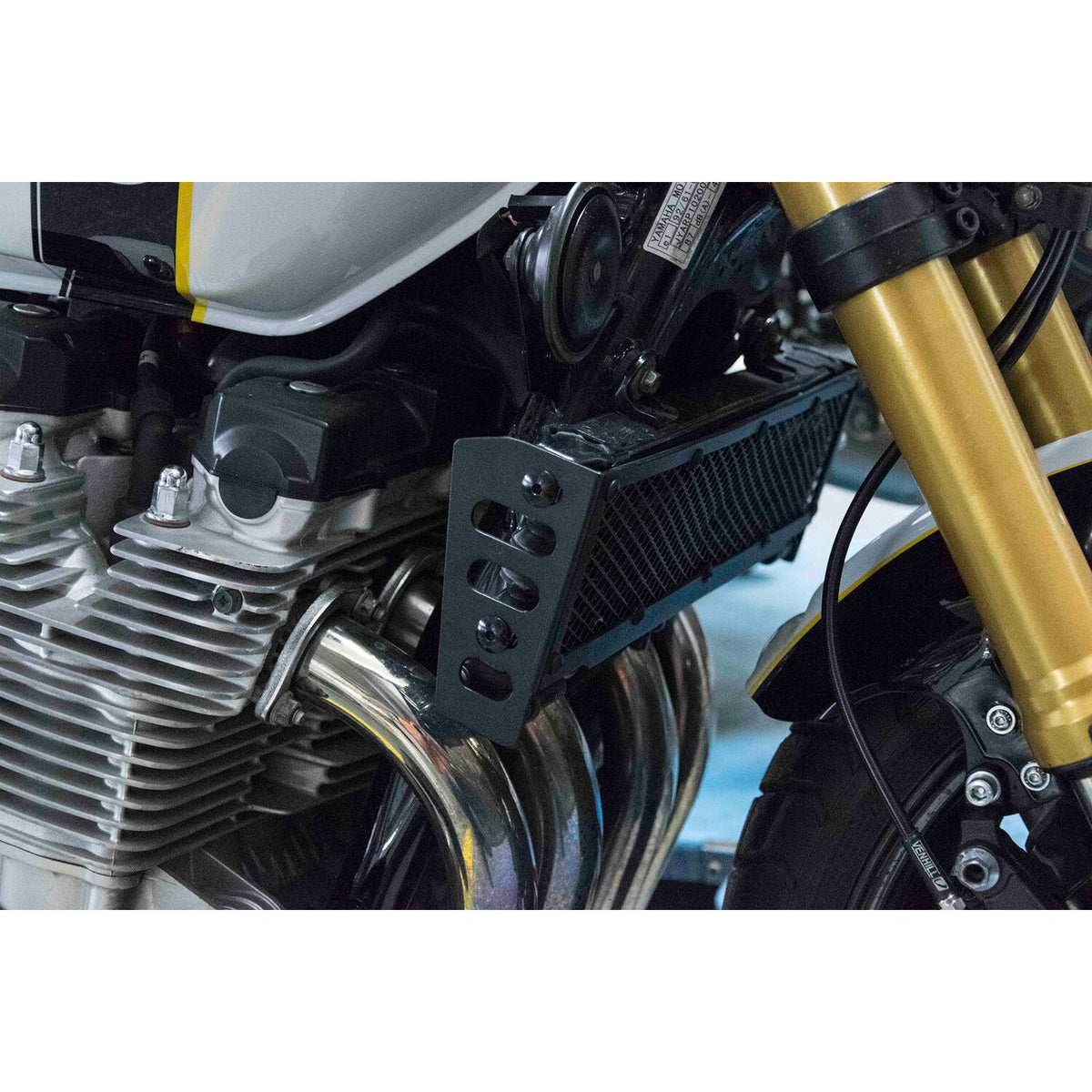 C-Racer oil cooler grill black