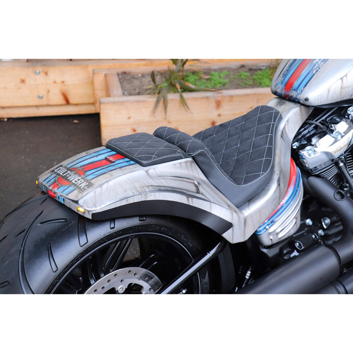 Cult-Werk Softail wide fender kit 'Racing' - 2-up seat