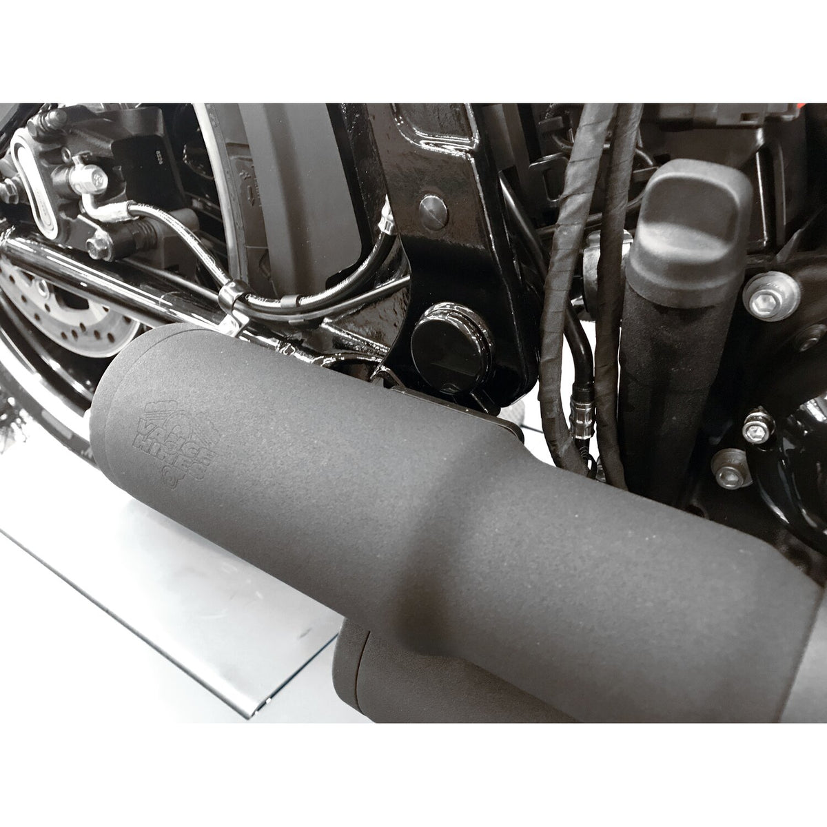 Killer Custom swingarm axle cover set - Gloss black