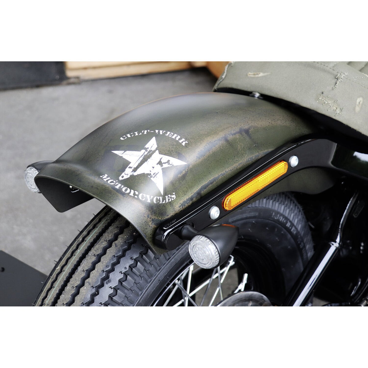 Cult-Werk FXBB/S/FLSL/FXST rear fender 'OEM style Short''