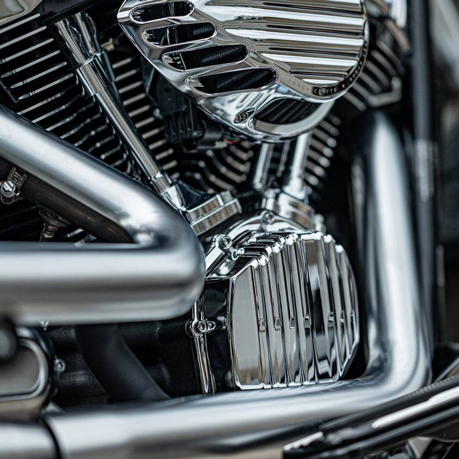 Rough Crafts cam cover - Chrome