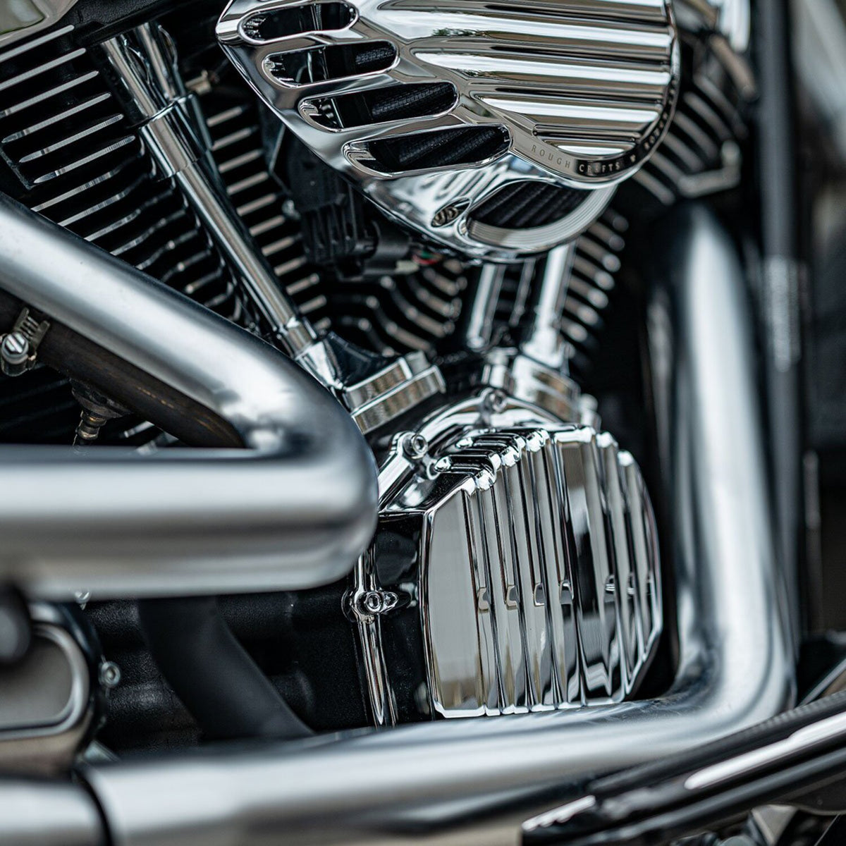 Rough Crafts cam cover - Chrome