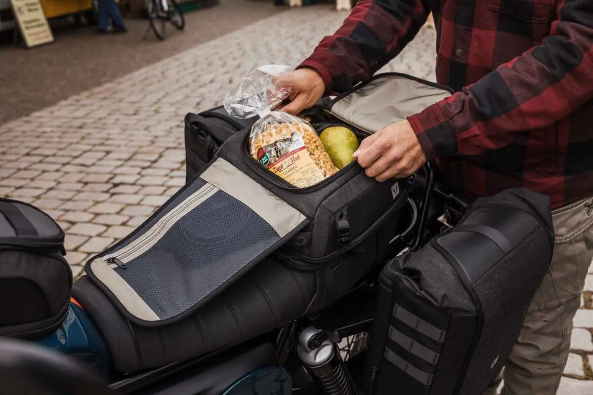 Sw-Motech Legend Gear LR3 Tail Bag Black 6-12L