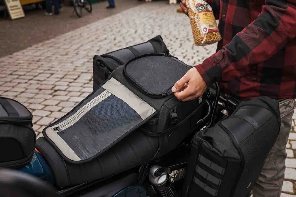 Sw-Motech Legend Gear LR3 Tail Bag Black 6-12L