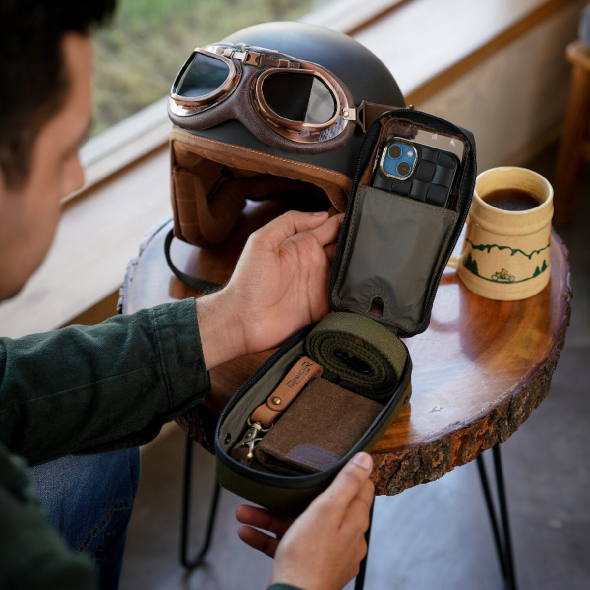 Trip Machine Navigator Case green/brown