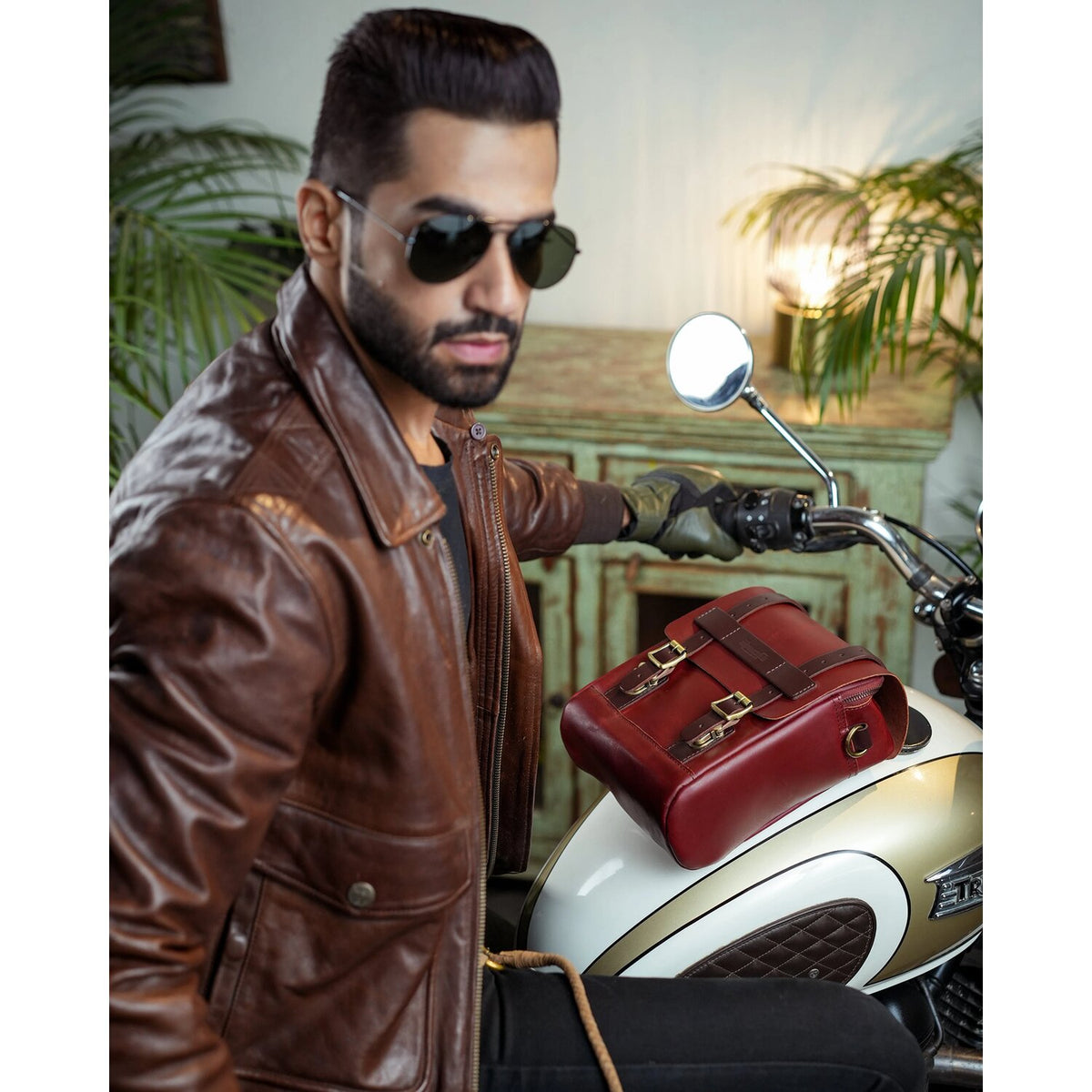 Trip Machine tank and tail bag - 4.4 liter - Cherry