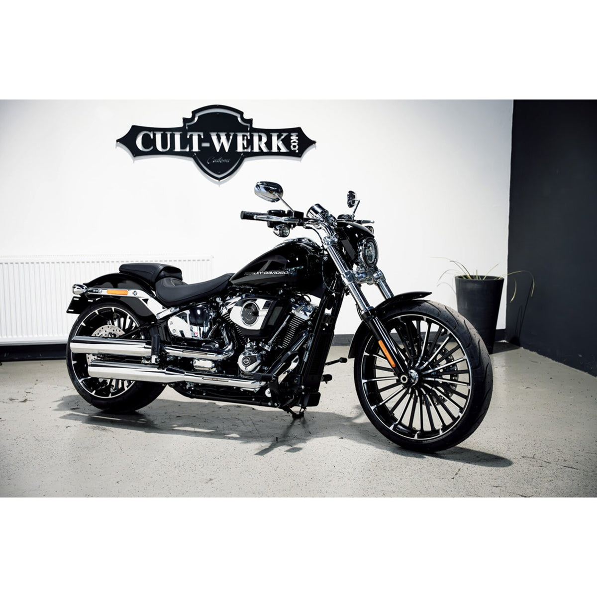 Cult-Werk FXBR headlamp mask 'V-Rod style' - Gloss black