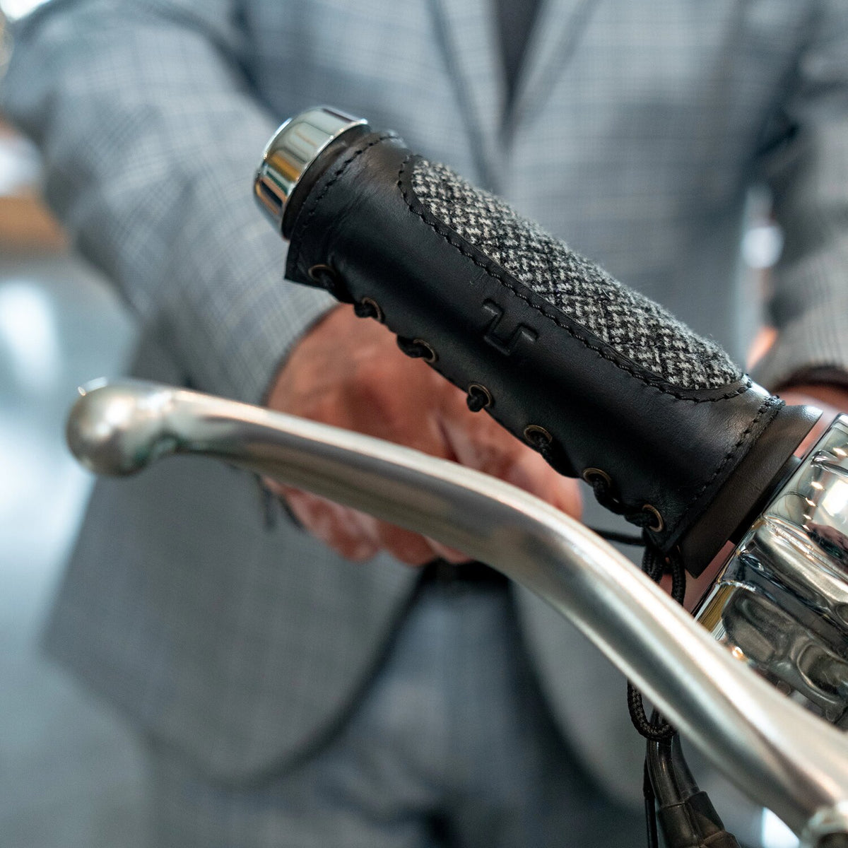 Trip Machine x DGR Haberdash Grips 10cm black