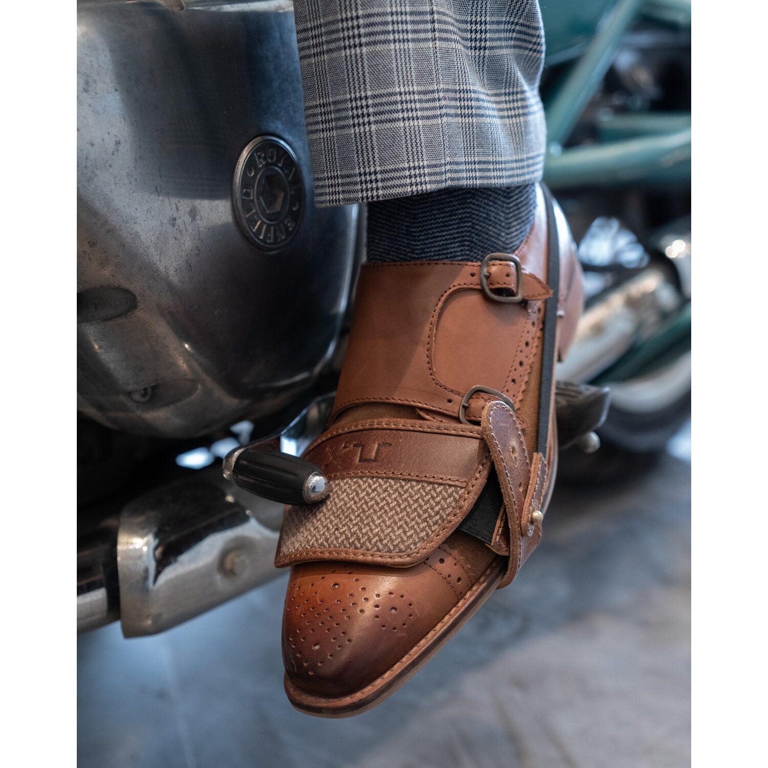 Trip Machine x DGR Kit cognac