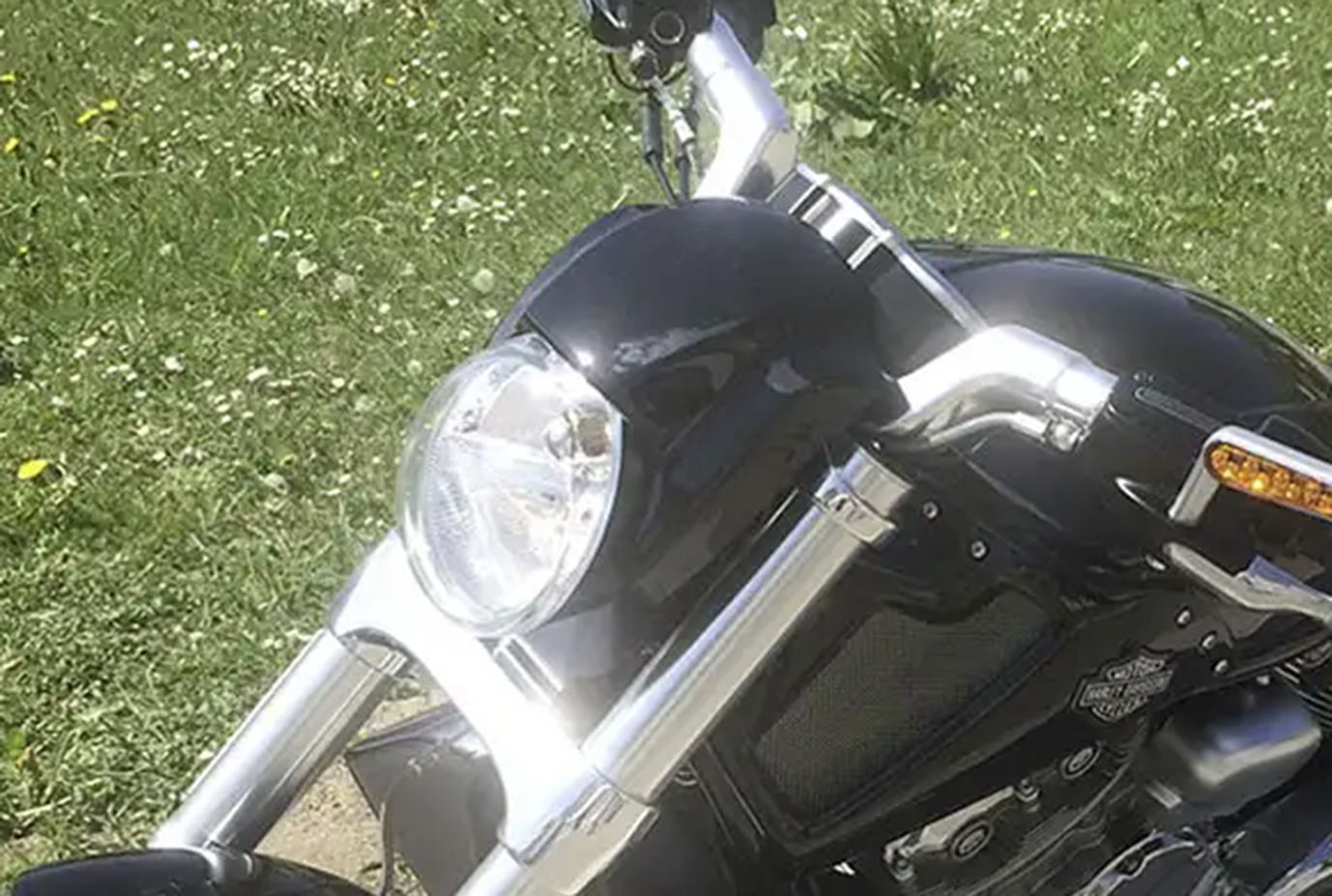 Cult-Werk Headlight Mask V-Rod – Windshield