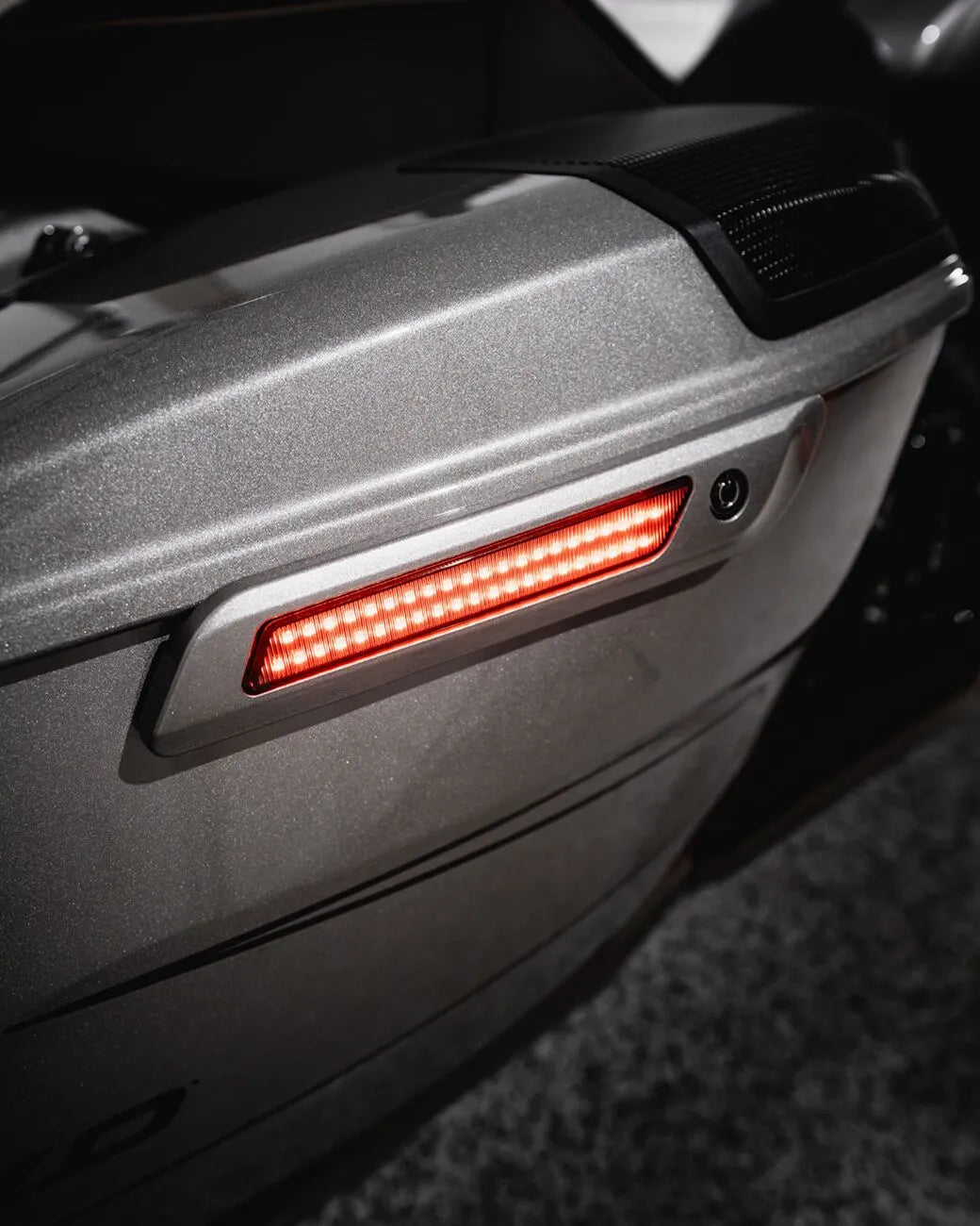 Custom Dynamics Led Saddlebag Latch Lightz™