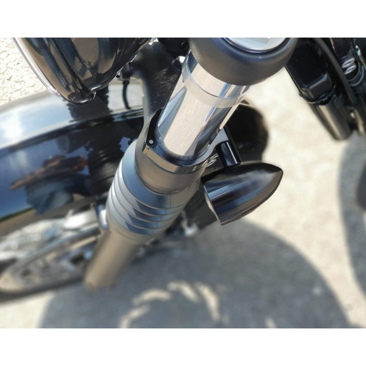 Motone Wrap-around turn signal brackets 47mm forks