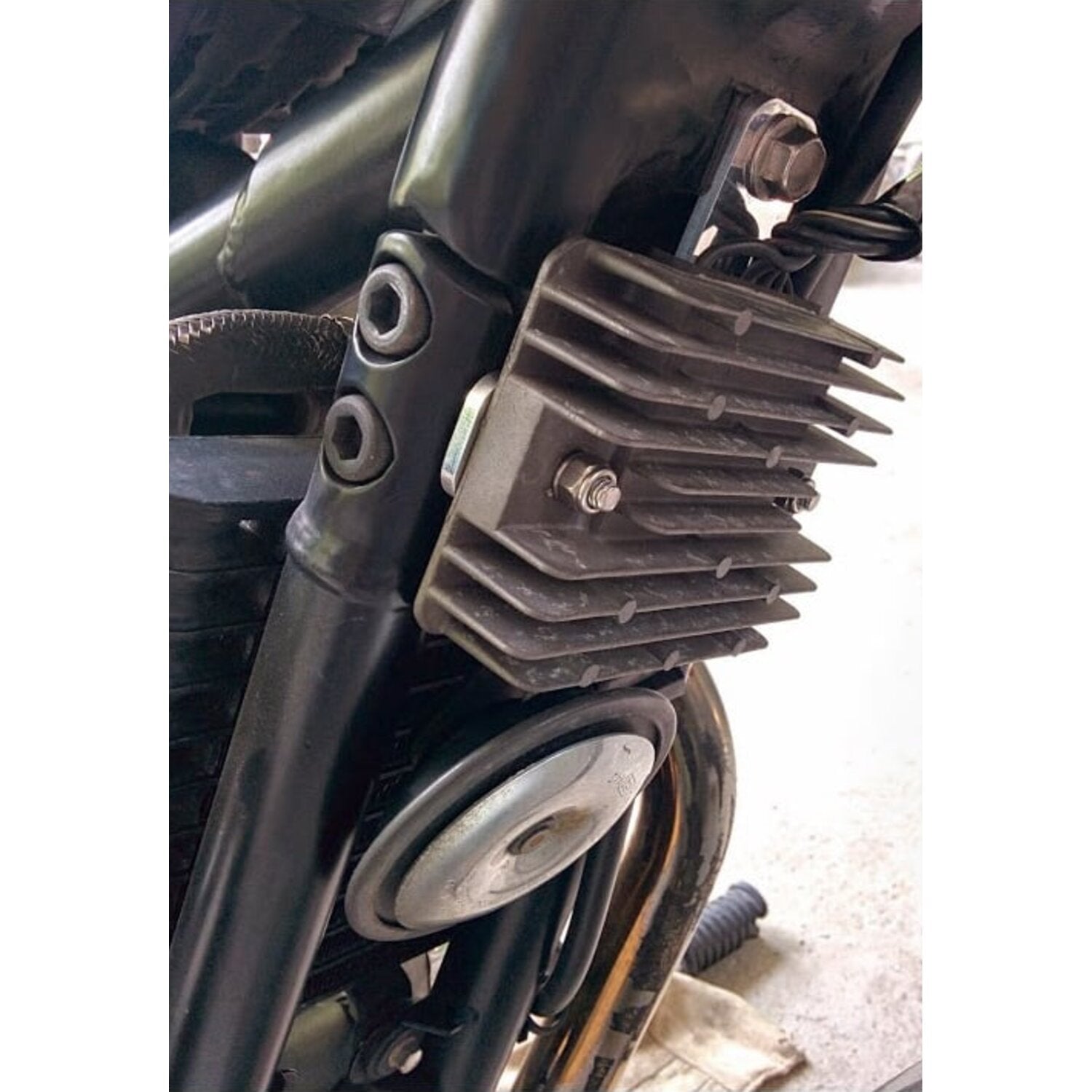 Motone regulator relocation bracket - Black