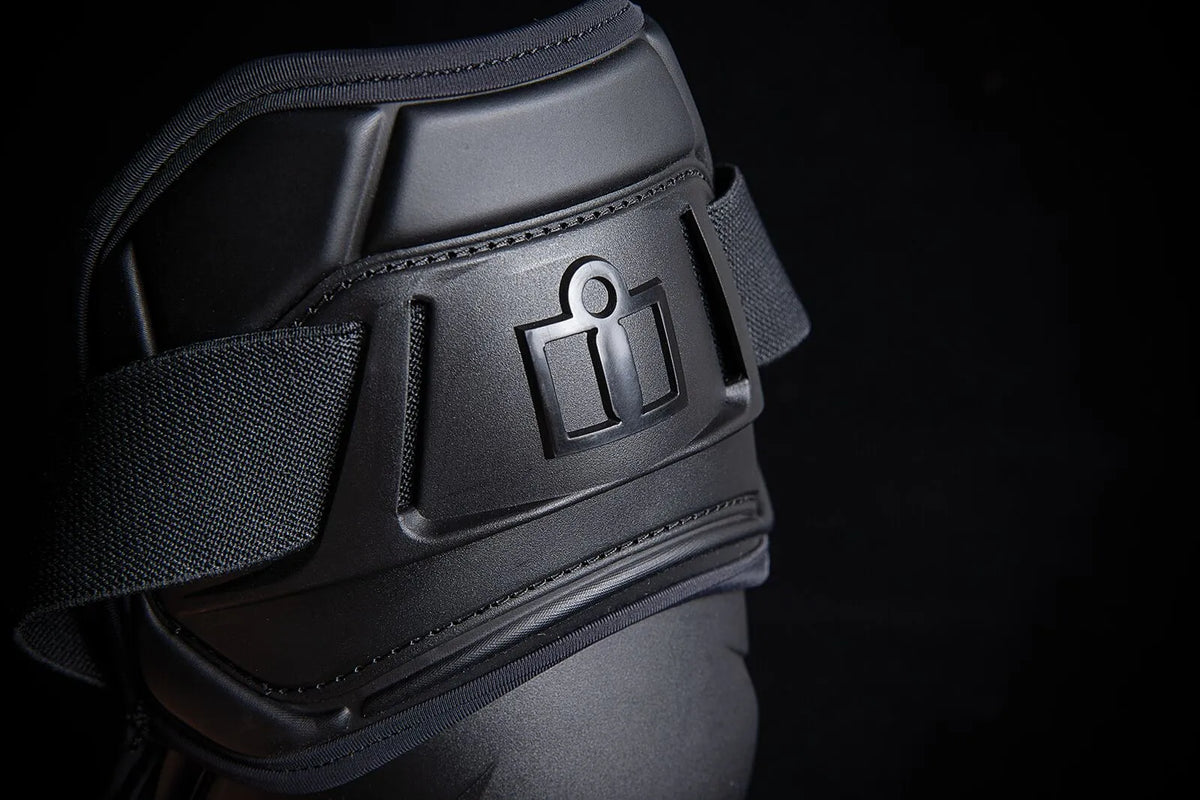 Icon Field Armor 3 Knee Protectors Black