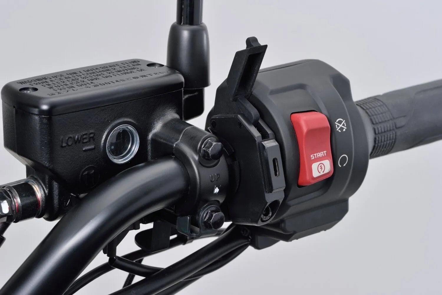 Daytona Motorcycle USB Charging Port