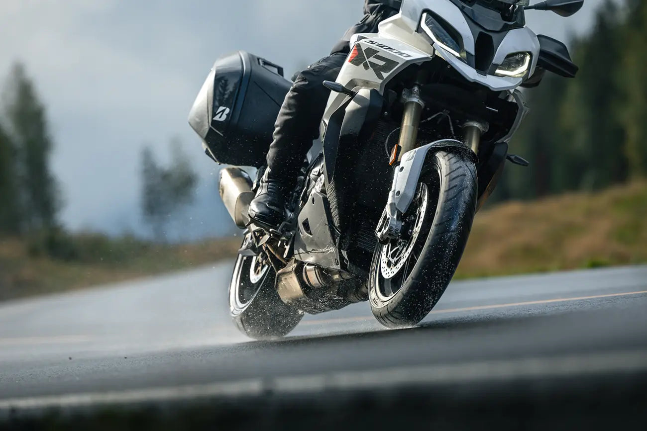 Bridgestone T33 Tire - 190/50zr17 Rear