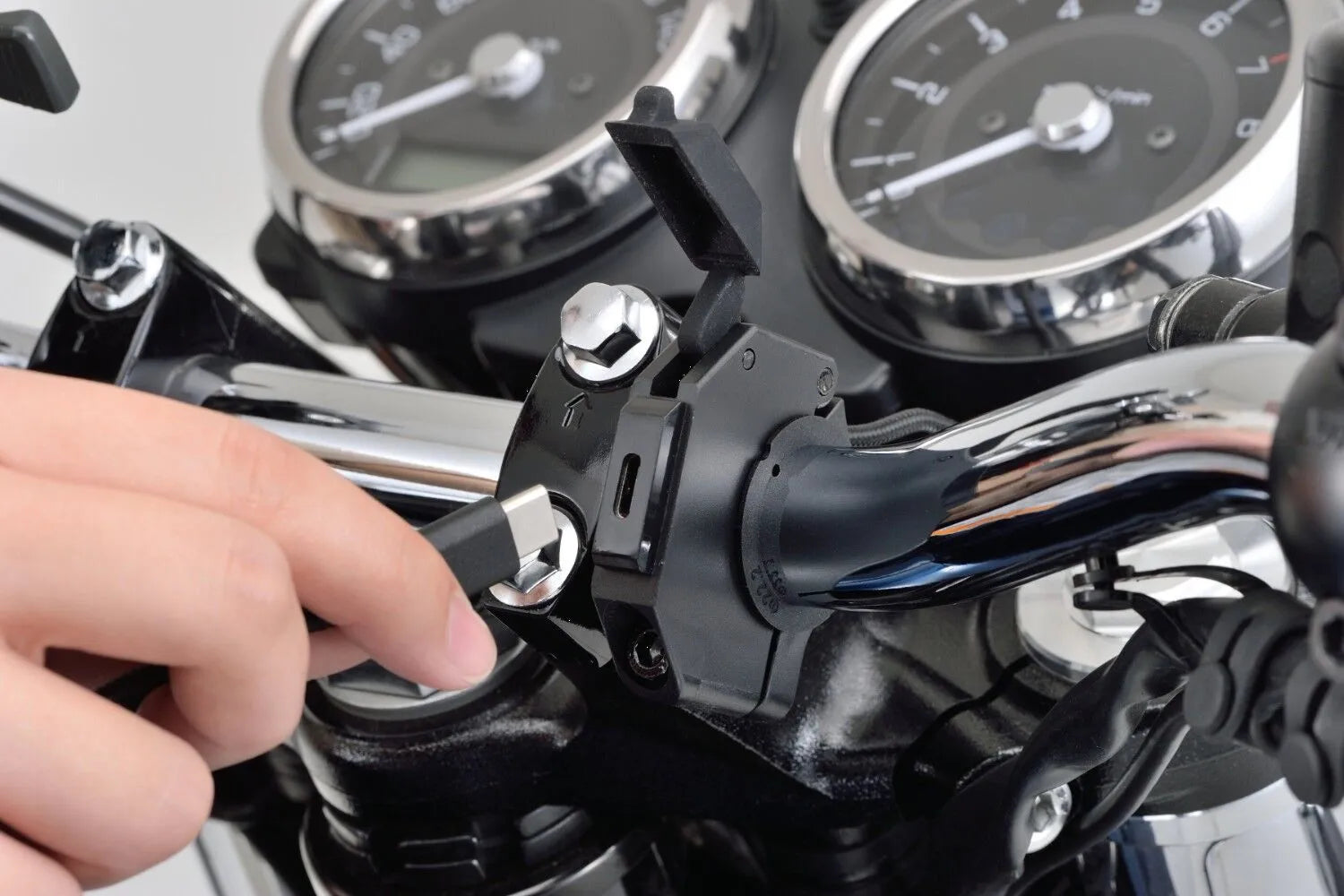 Daytona Motorcycle USB Charging Port