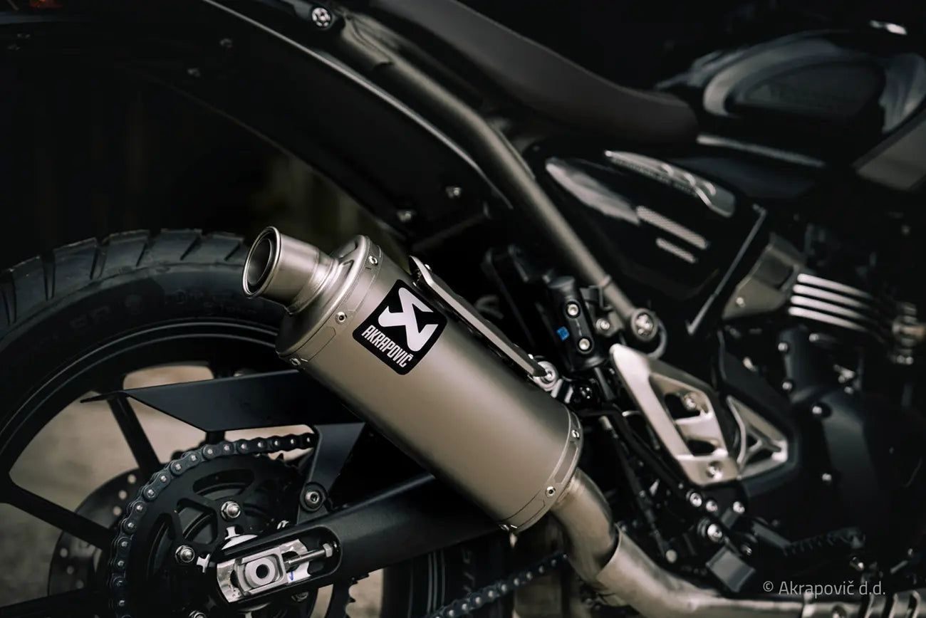 Akrapovic Slip-on Line Titan Endschalldämpfer - ECE-Typgenehmigt - ECE Straßenzulassung