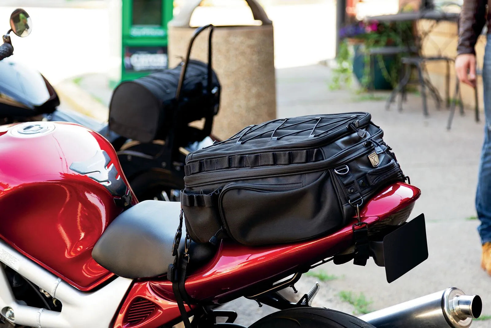Kuryakyn Momentum Roamer Tail Bag - 30.5 Liters