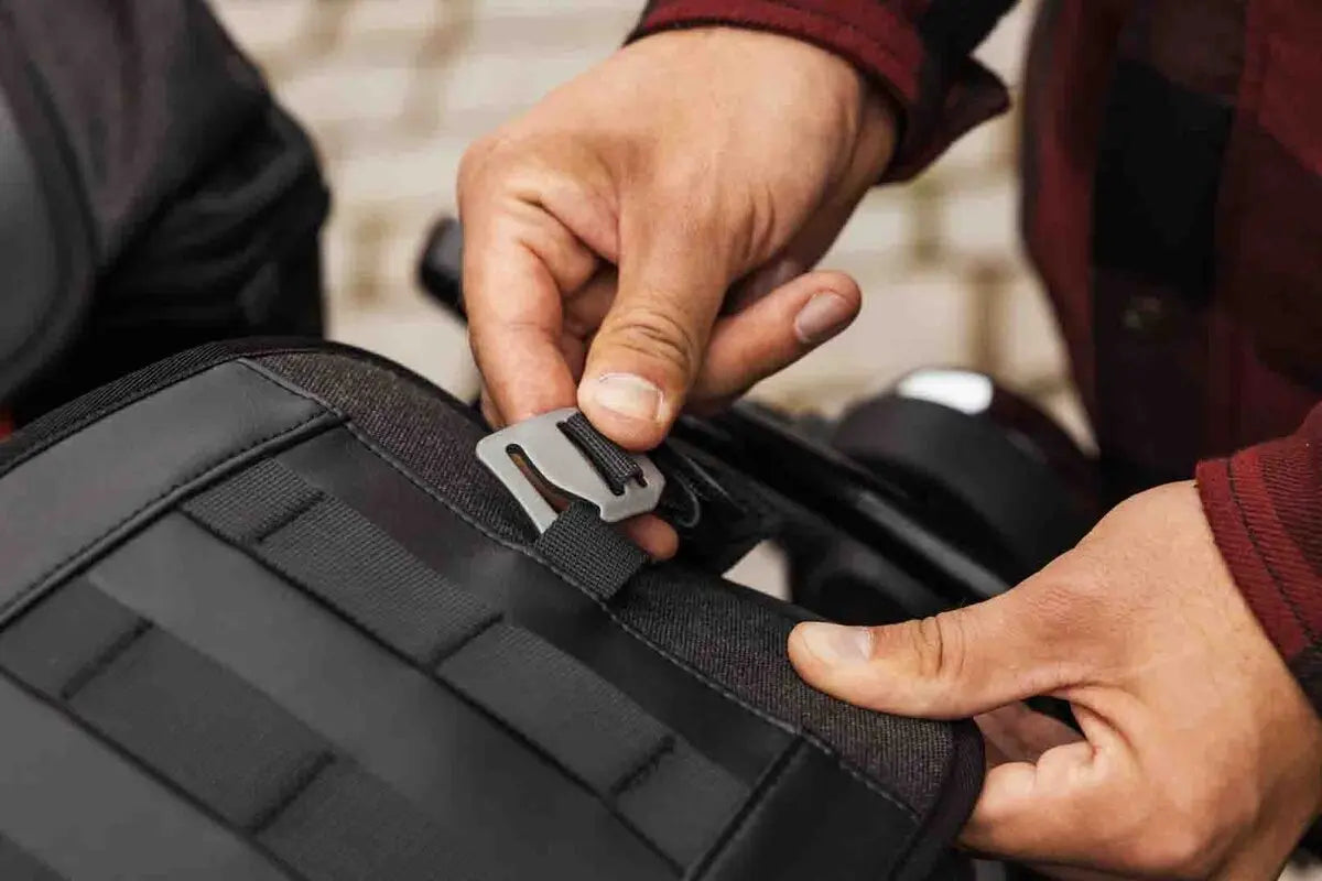 Sw-Motech Legend Gear LR3 Tail Bag Black 6-12L