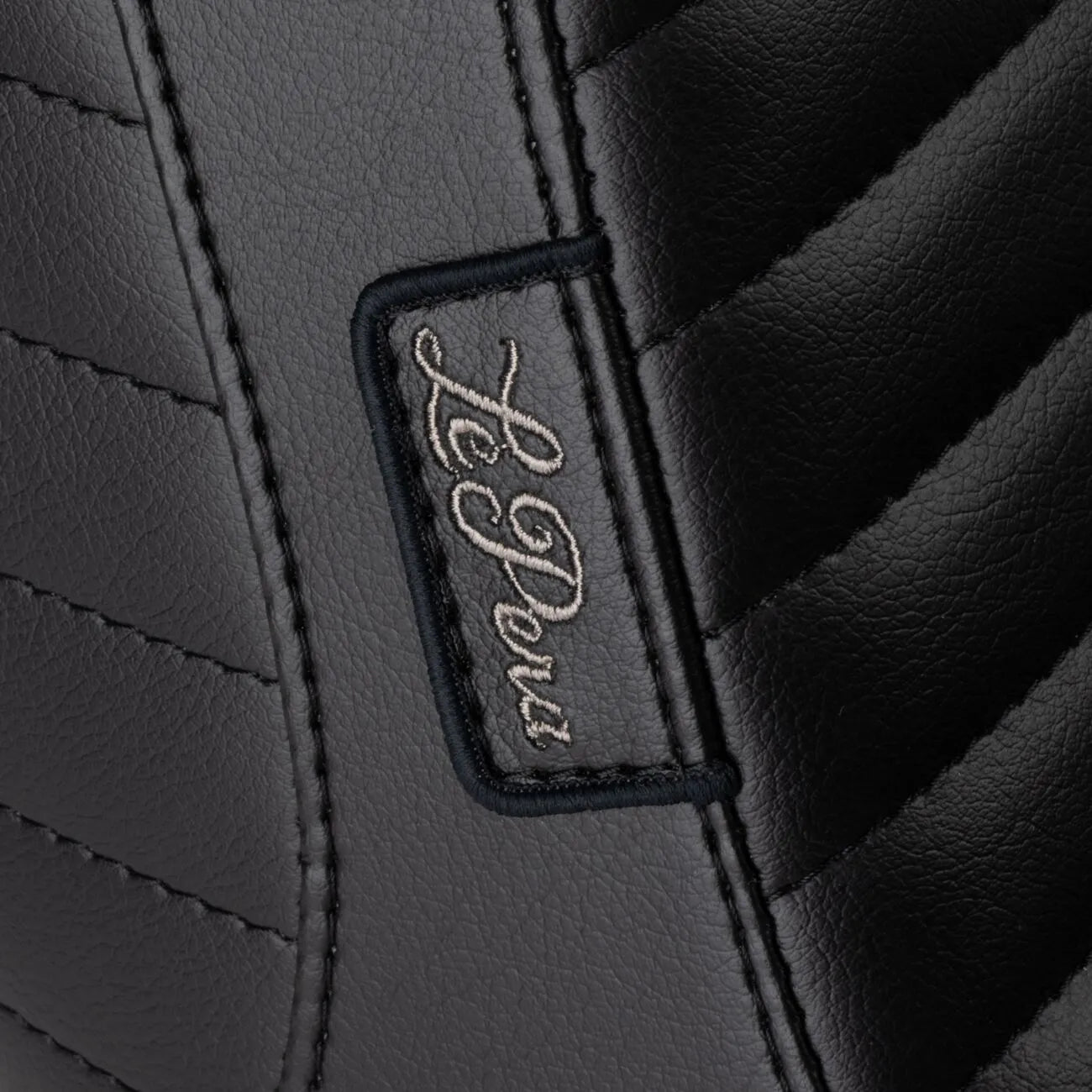 Le Pera Tailwhip Up Front Seat - For Harley Davidson