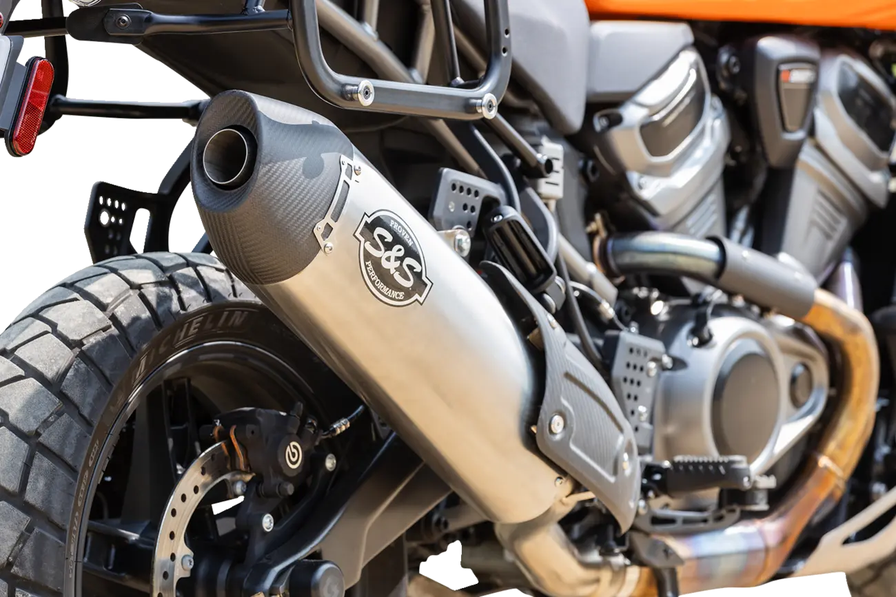 S&S Cycle Slip-On Schalldämpfer mit Carbonfaser-Endkappe