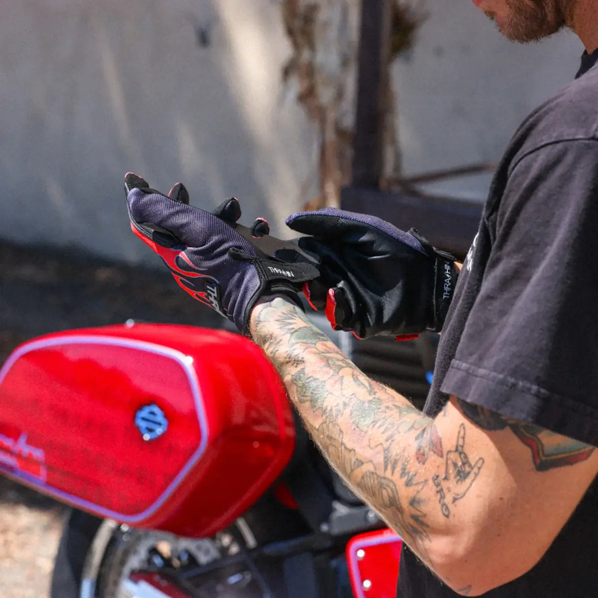 Thrashin Supply Co - Stealth Leather Palm Flame Gloves Red