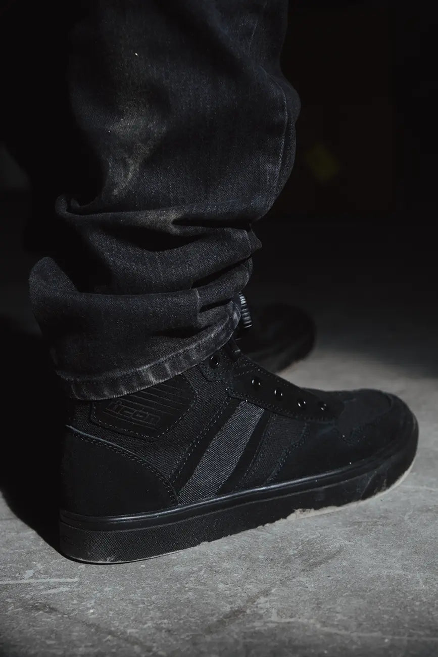 Icon Dog Days Boots Stealth