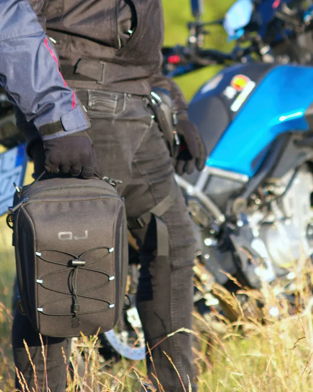 OJ ATMOSFERE METROPOLITANE s.r Rear Plus Tail Bag 11-19L Black