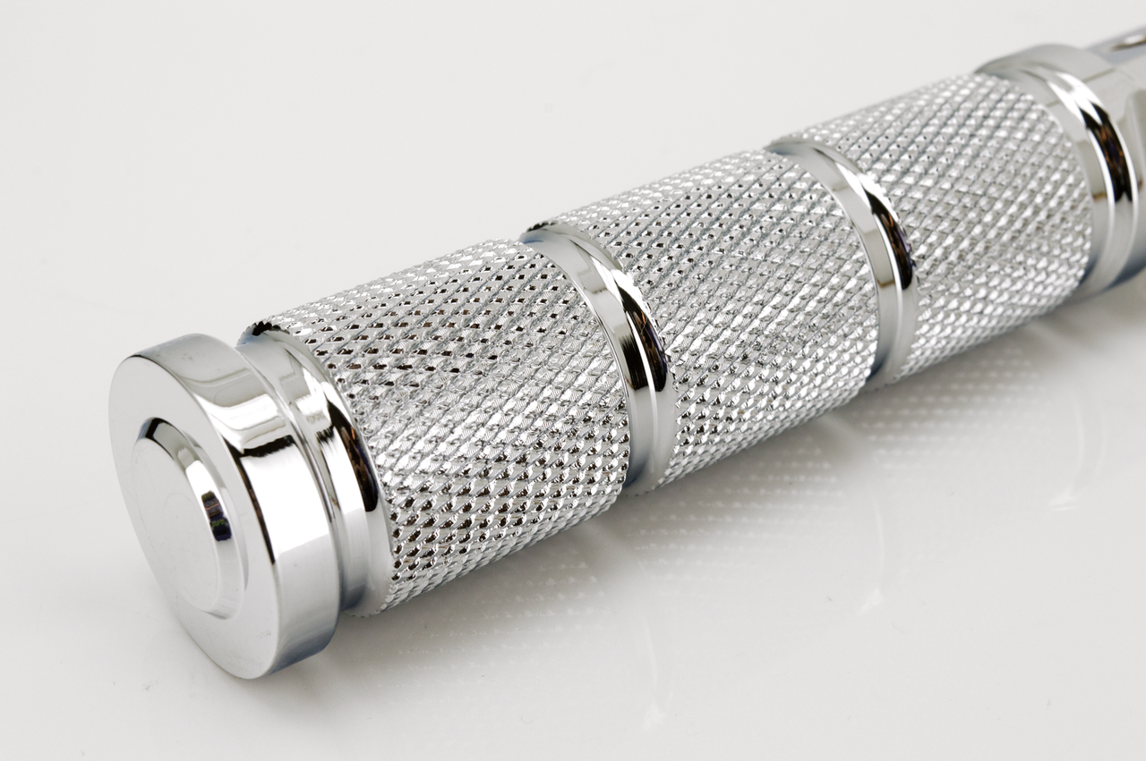 Zodiac Driver Foot Pegs for Milwaukee Eight Softail – Foot Control
